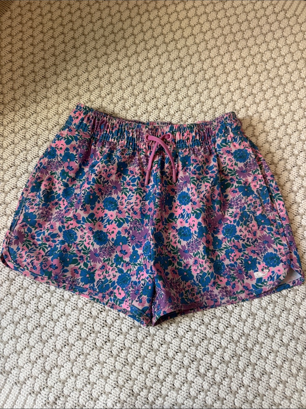 Vineyard Vines active shorts